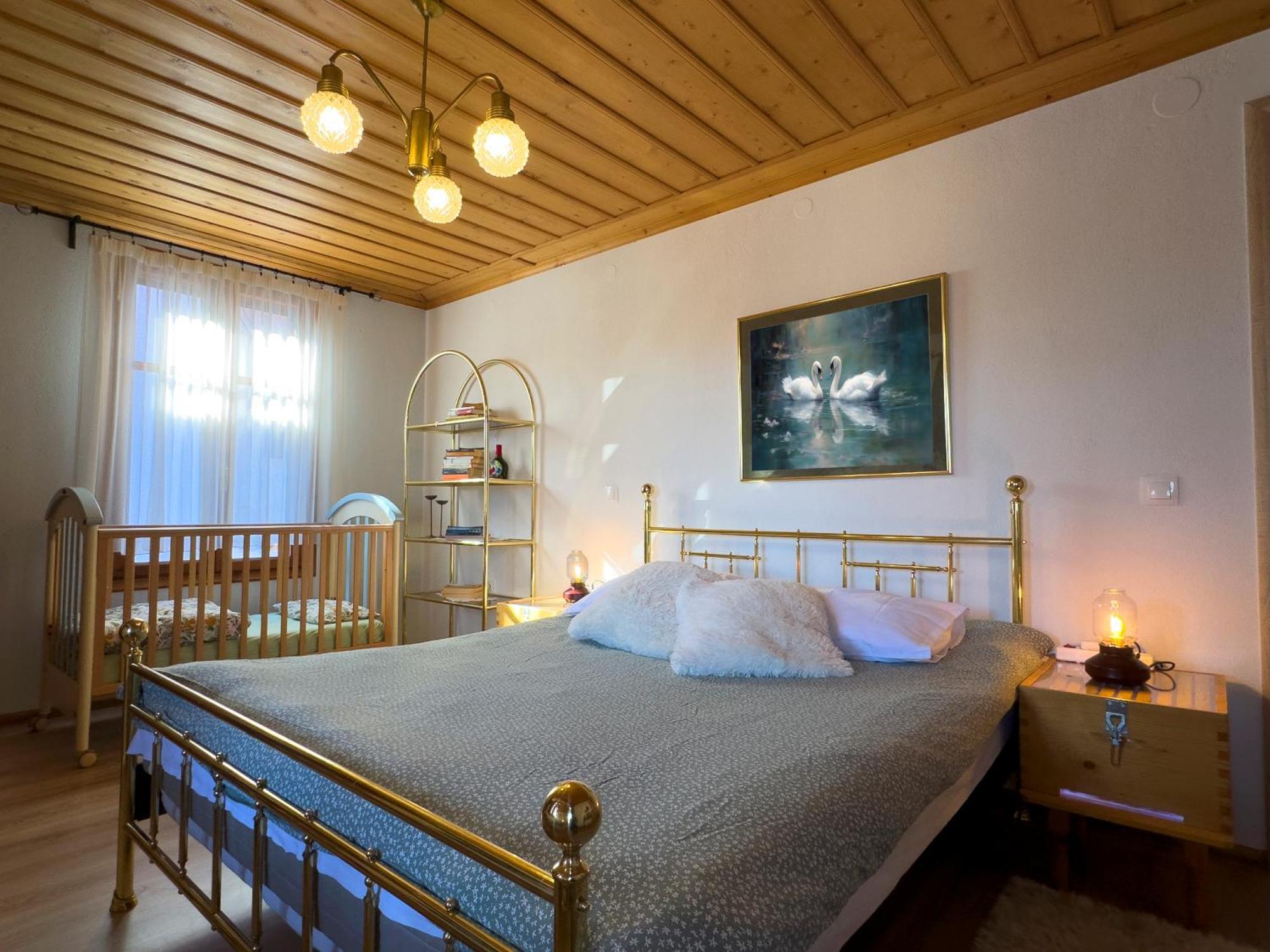 Renovated Old Manor House With Yard Villa Arnaia Eksteriør billede